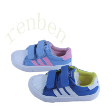 Chaussures de toile pour enfants en 2015